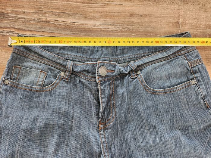 Pantacourt bermuda Short en jean taille 38 en bon etat - photo numéro 4