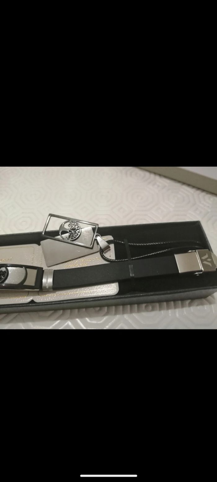 Ensemble bracelet, collier et porte clefs Gioyes en simili cuir. - photo numéro 2