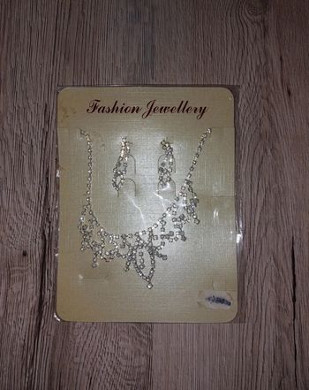 Parure de bijoux fantaisie neuf