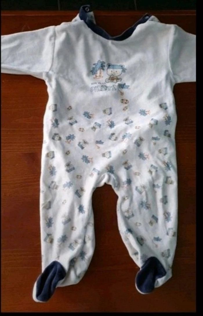 Lot 5 pyjamas 12 mois - photo numéro 3