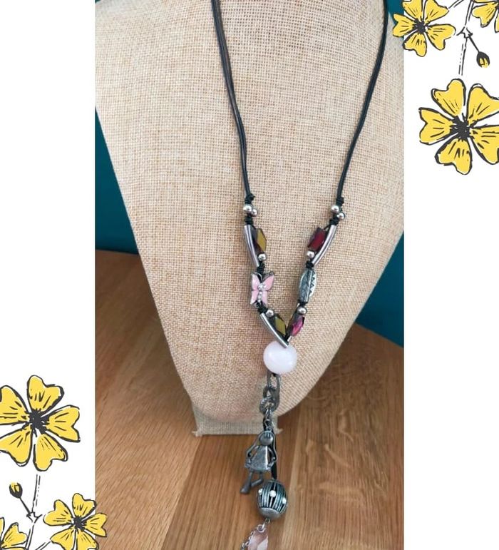 Collier Fantaisie Vintage – Pendentif Petite Fille & Pampilles Roses _ Collection Nuances de Rose - photo numéro 11
