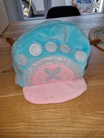 Chapeau mange one piece jamais porté taille unique