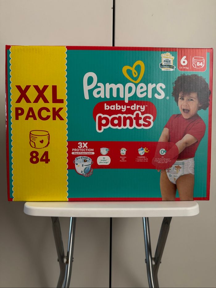 84 couches Pampers pants taille 6