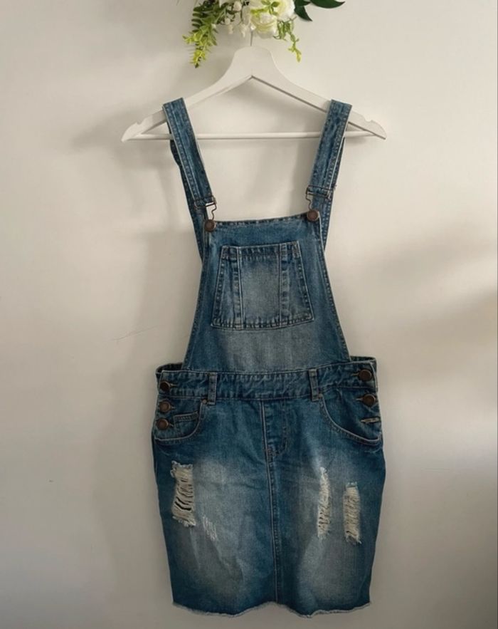 🌸Salopette jupe en jeans bleu taille 38 mim🌸
