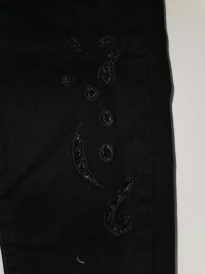 Superbe jean slim noir - Taille 38 - photo numéro 6