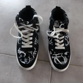 Chaussures montantes baskets P42