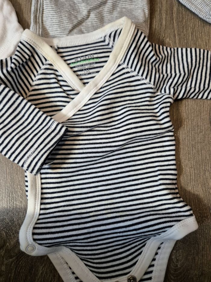 Lot de 8 bodys - photo numéro 8