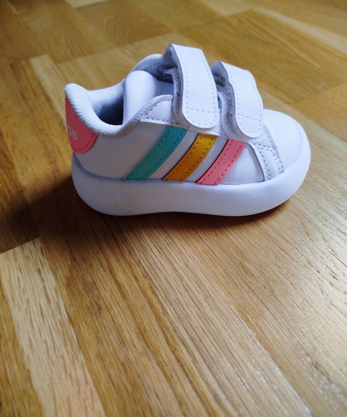 Basket adidas bubble grand court blanc - photo numéro 2
