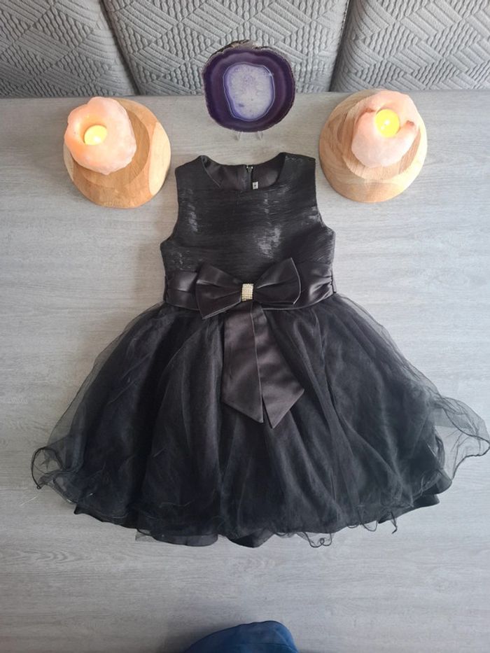 Robe de fêtes noire 4 ans - photo numéro 2