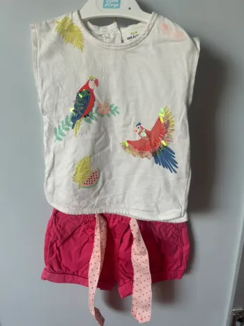 Tee shirt perroquet et short flashy