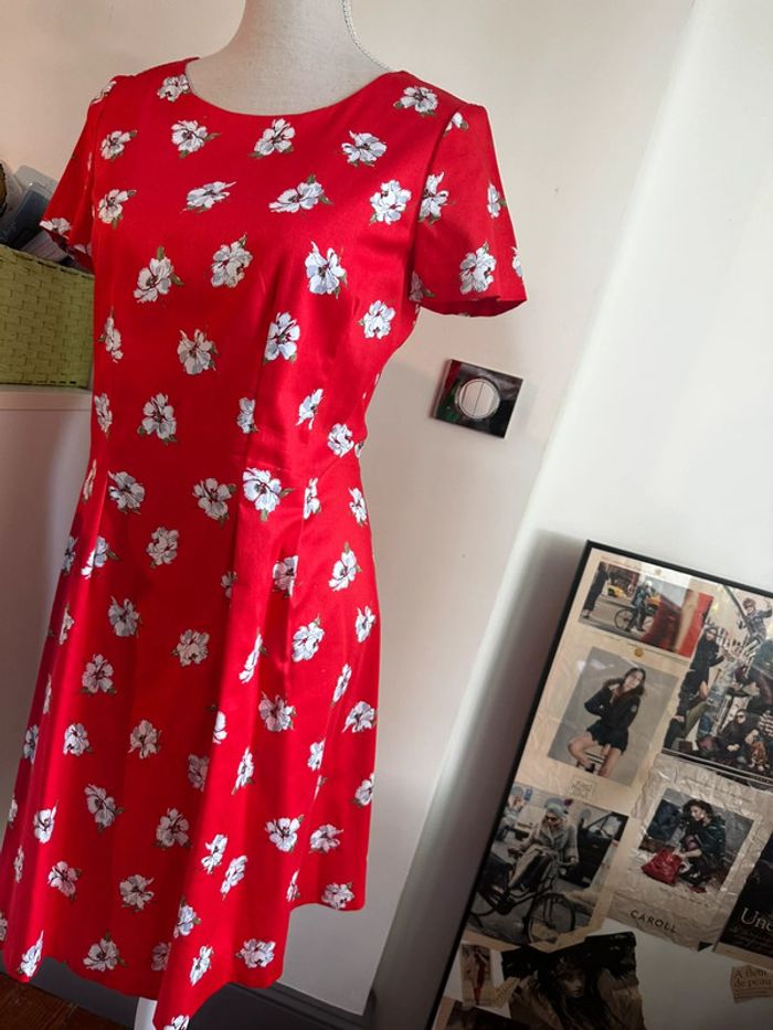 🌸Robe Caroll rouge à fleurs blanches – Taille 40 – Neuve avec étiquette 🌸 - photo numéro 5