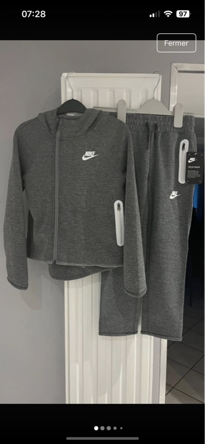 Ensemble Nike Tech fille 6/7 ans - photo numéro 2