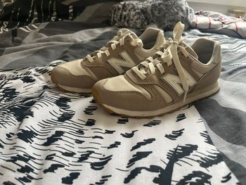New Balance 373 Beige