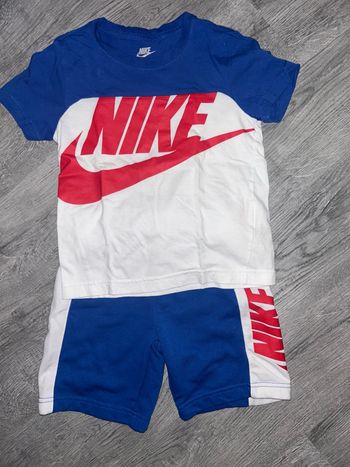 Ensemble Nike