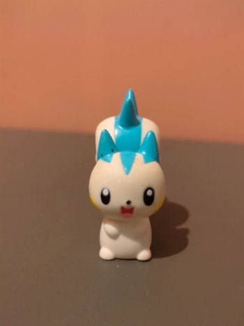 figurine pokémon pachirisu