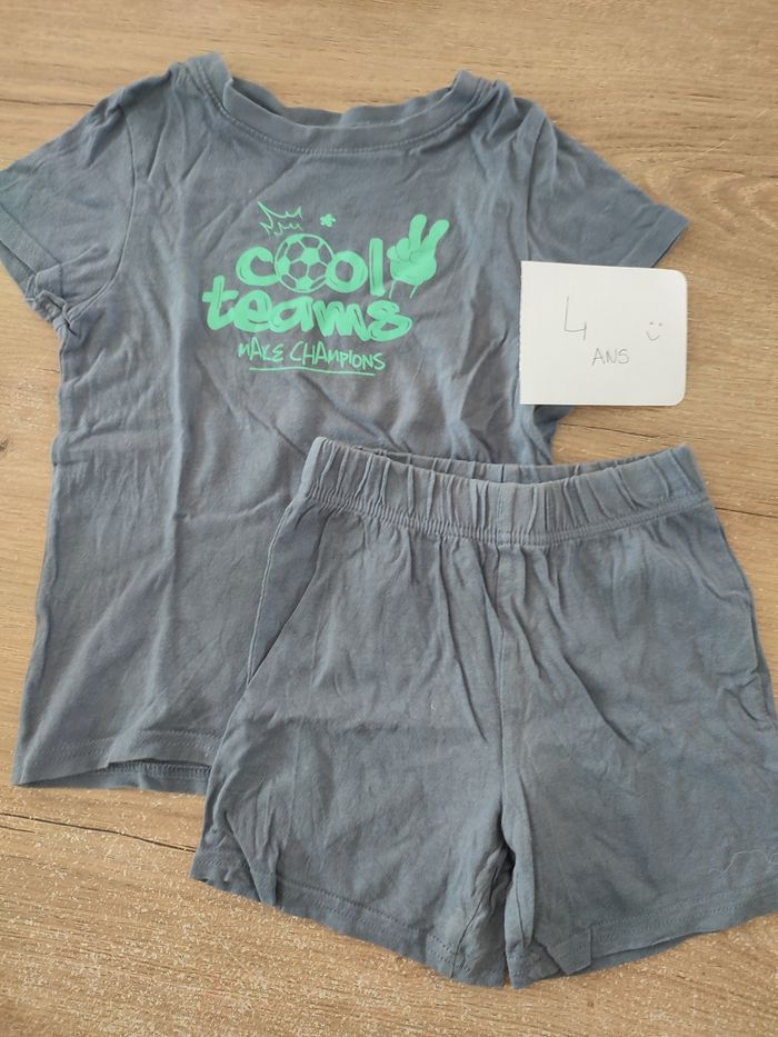 Pyjama court