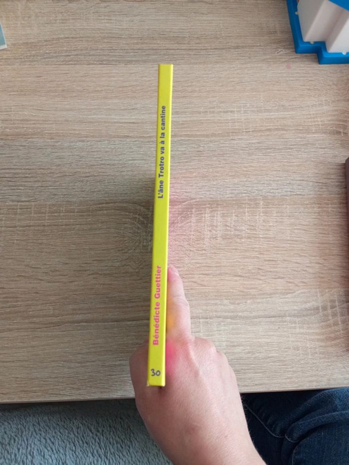 L'âne Trotro va a la cantine - photo numéro 2