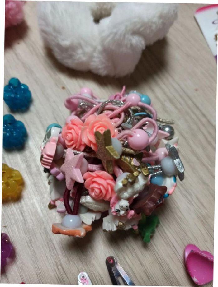 Lot élastiques et pinces à cheveux - photo numéro 3