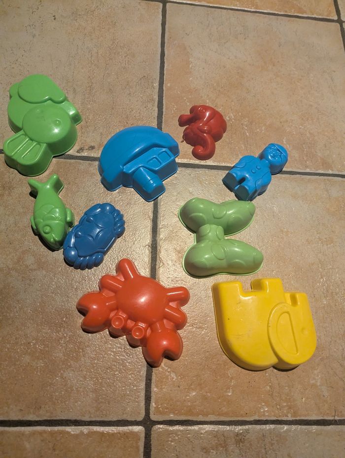 Ustensiles pour jouer au sable - photo numéro 3