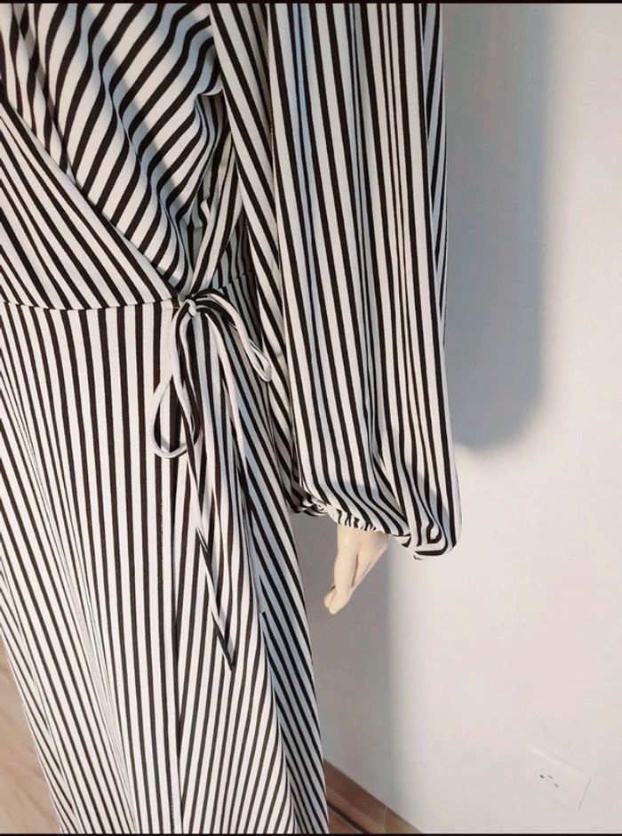 H&M Robe Maxi Rayée T.42 – Élégante & Confortable 128 cm - photo numéro 6