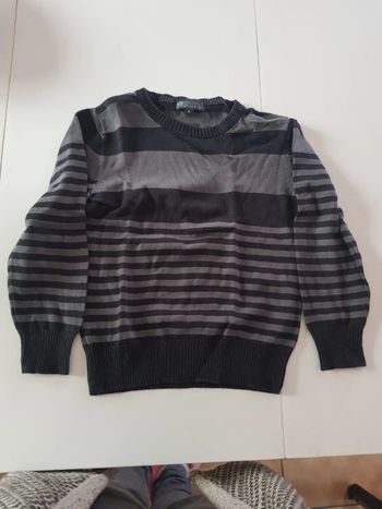 Pull gris et noir classique 100% coton taille 8 ans 