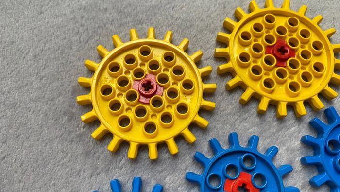 Lot de 5 roues lego Technic gear expert builder15 et 21 tooth with axel hole - photo numéro 8