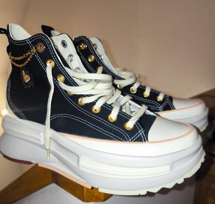 Converse Chuck Taylor All Star Plateforme chaine dorée aigrette