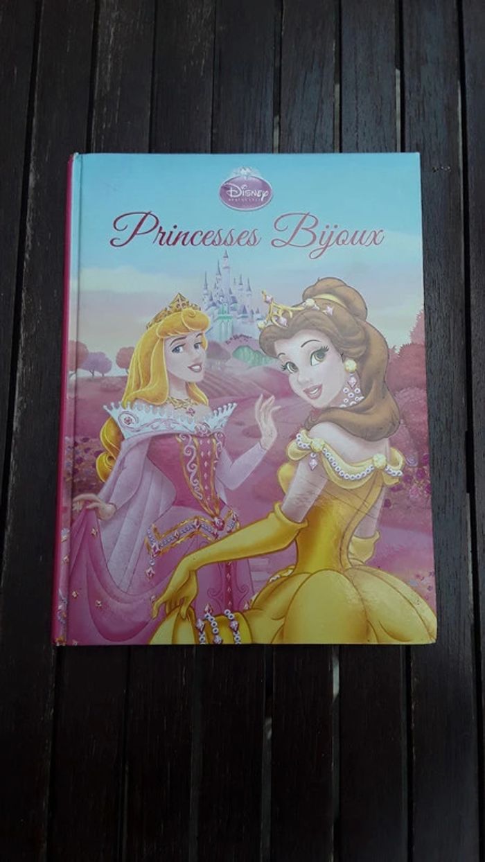 Livre Princesses Bijoux Disney