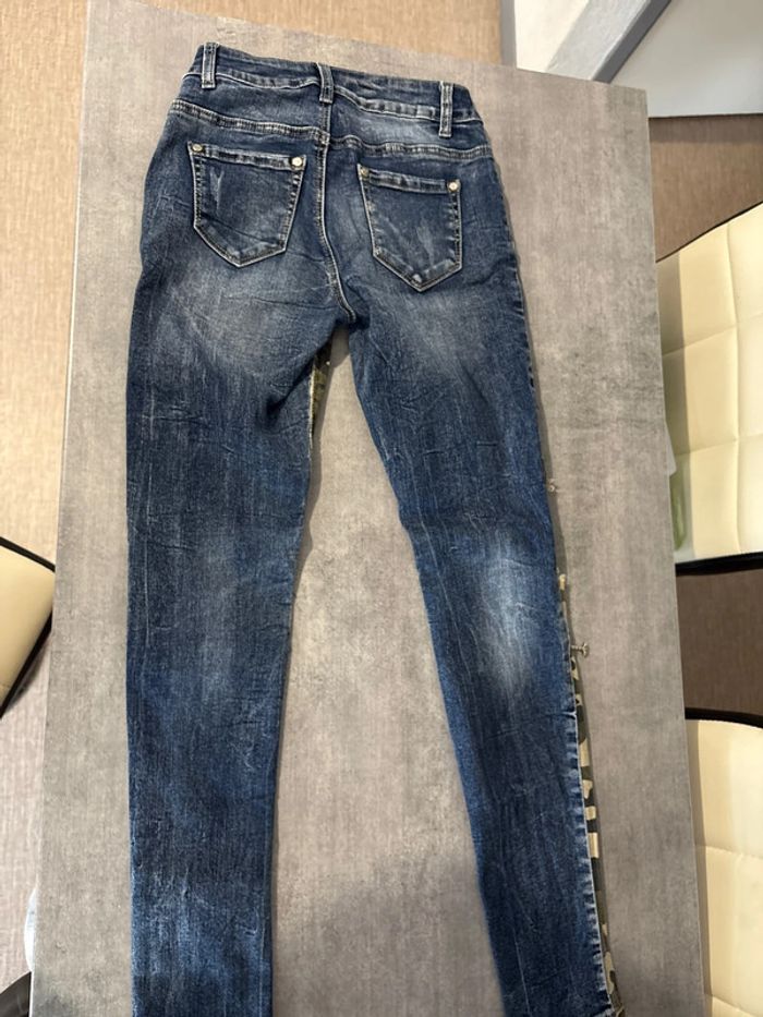 Jeans bleu et camo - photo numéro 2
