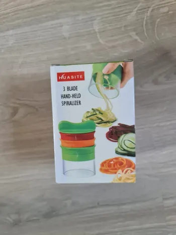 Coupe Légumes 4 en 1 Spiralizer, Spaghettis de Légumes Trancheuse pour Courgette.