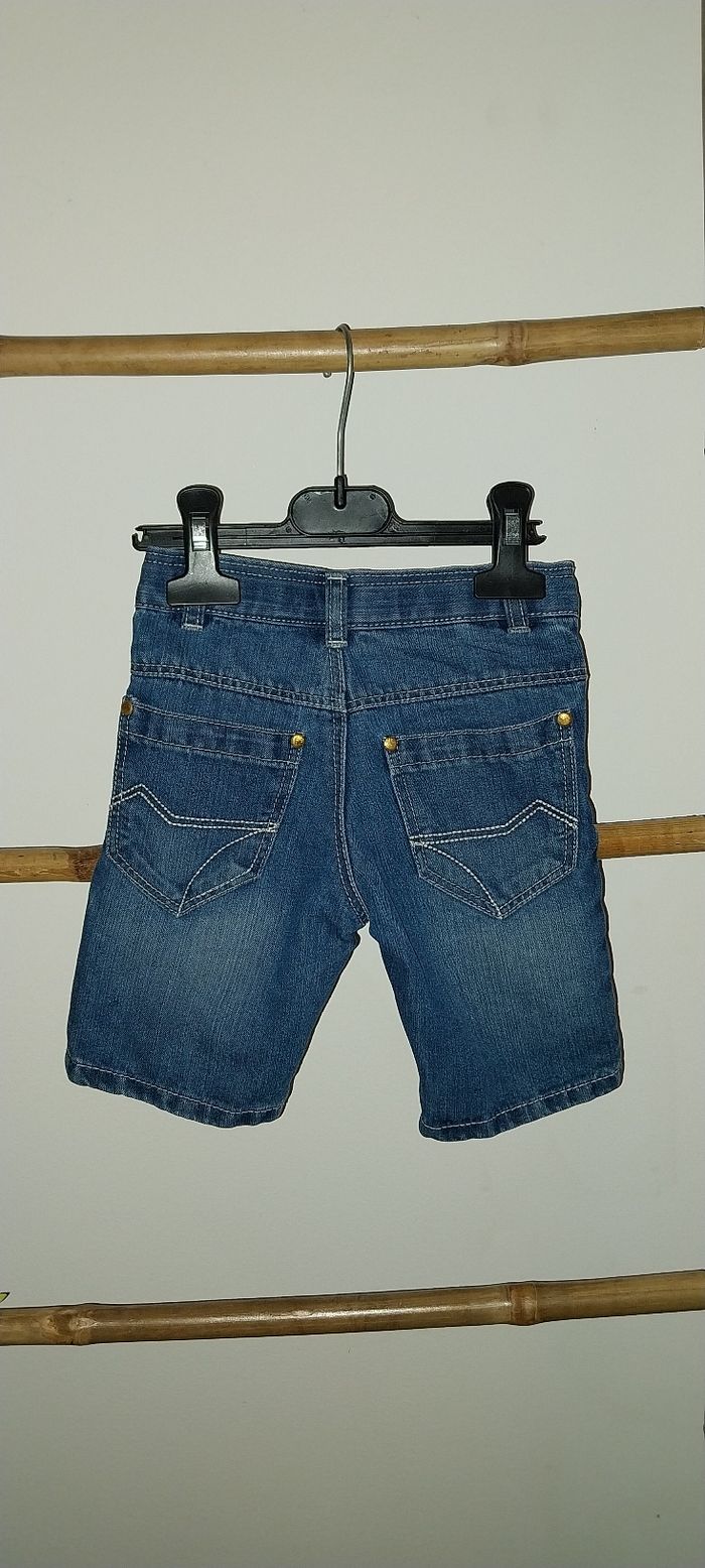 Short/ bermuda En jean État neuf 2 ans - photo numéro 3