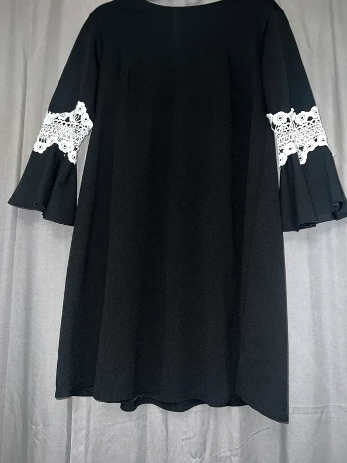 Robe évasée mi longue