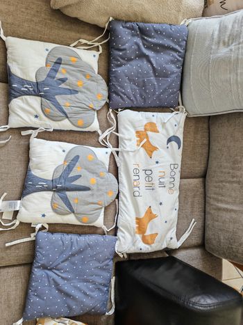 Tout de lit bleu petit renard 