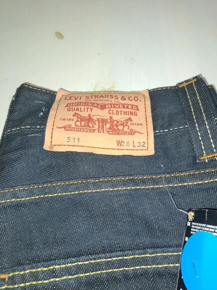 Jeans Levi's 511 28x32 neuf - photo numéro 4