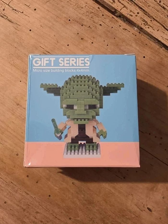 ⭐ Mini Yoda à construire – Set de briques pixelisées – Avec boîte d’origine ⭐ - photo numéro 2