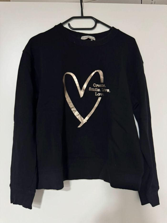 Pull noir