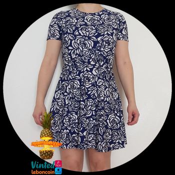 Robe à fleurs bleue