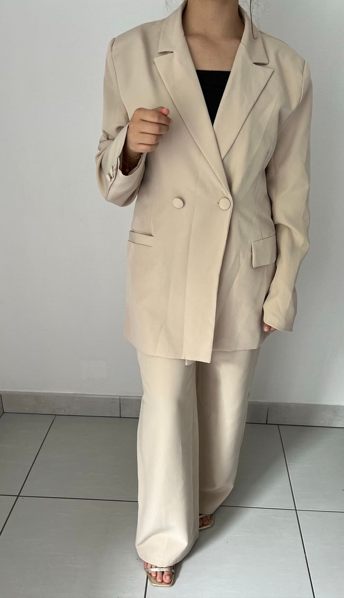 Tailleur femme - photo numéro 2