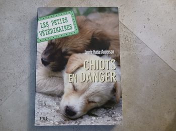 livre Chiots en danger Laurie Halse Anderson