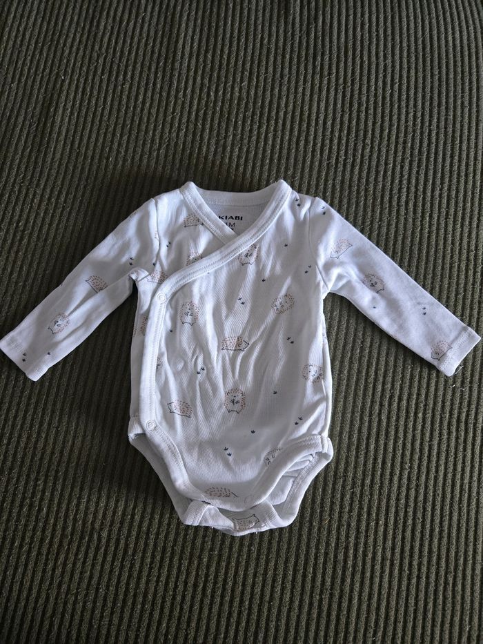 Lot vêtements 1 mois kiabi - photo numéro 3