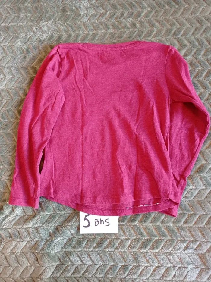 T-shirt sequins papillons en 5 ans - photo numéro 2