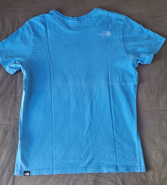 T-shirt The North Face - Taille M - TB état - photo numéro 3