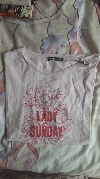 T-shirt rose écriture rouge