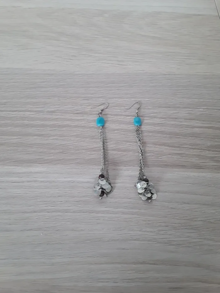 Collier et boucles d'oreilles - photo numéro 2