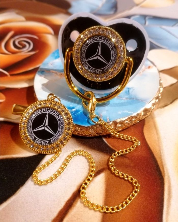 Tétine Mercedes benz - photo numéro 2