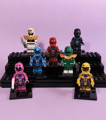Les power rangers - lot de 7 mini figurines au format Lego