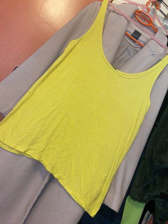Débardeur jaune - photo numéro 2