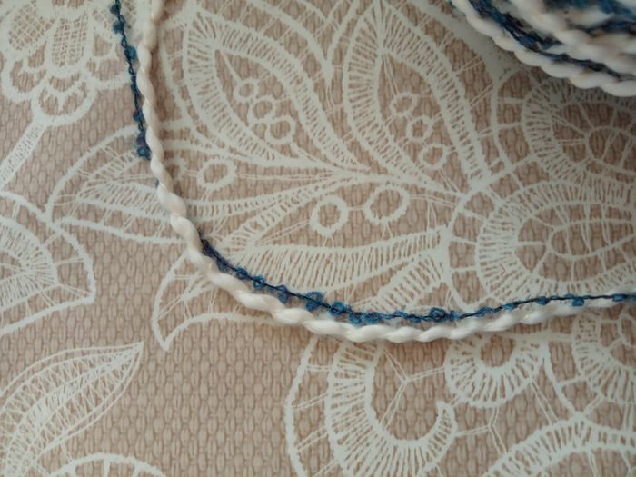 Lot de 7 Pelotes Fantaisies effet Bouclettes Blanc et Tons Bleus (700g) - photo numéro 4