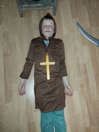 Déguisement cure taille 6 7 ans