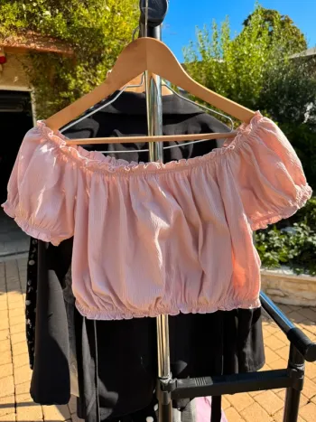 Top court rose H&M